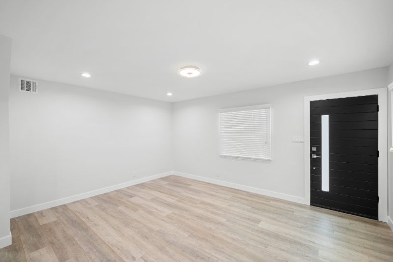 623 E Chevy Chase Dr #C - Photo 5 of 18