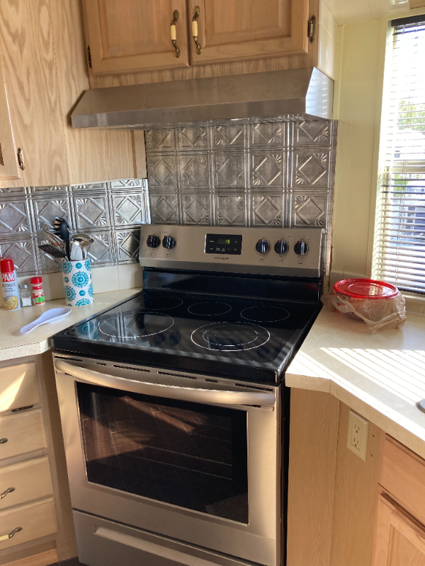 2078 Nettles Blvd - Photo 7 of 17