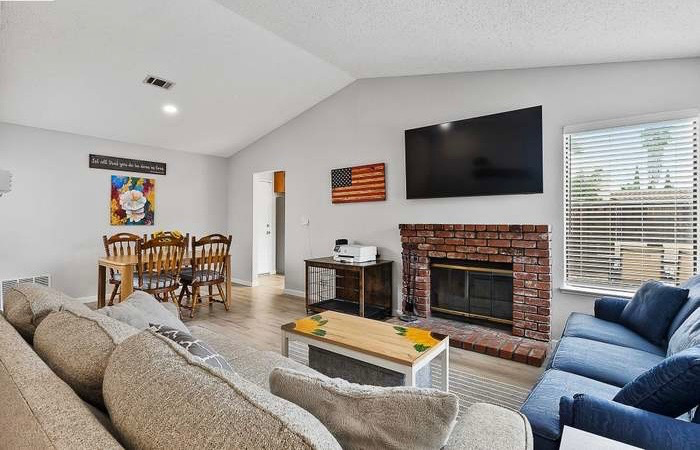 2829 Morro Dr - Photo 4 of 20