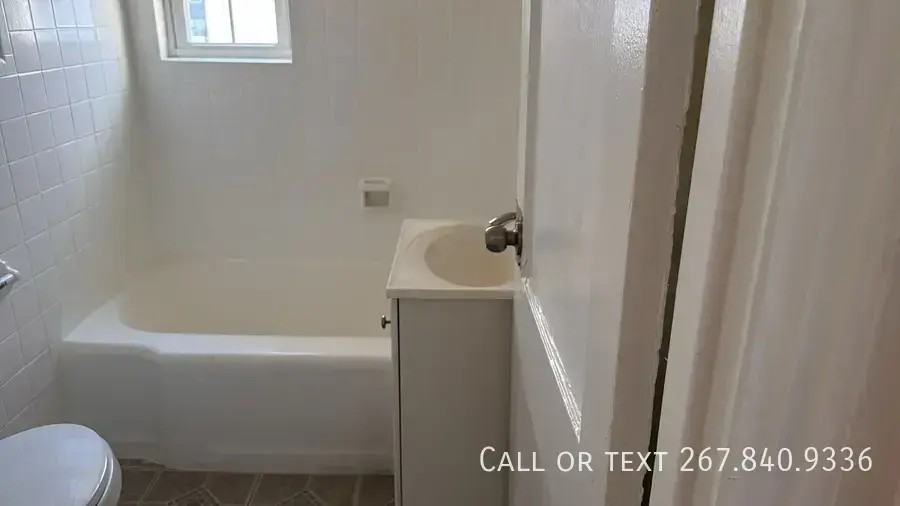 10 Danbury St Se #3 - Photo 2 of 22