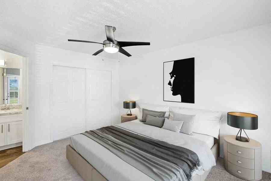 Lake Tivoli - Photo 5 of 36