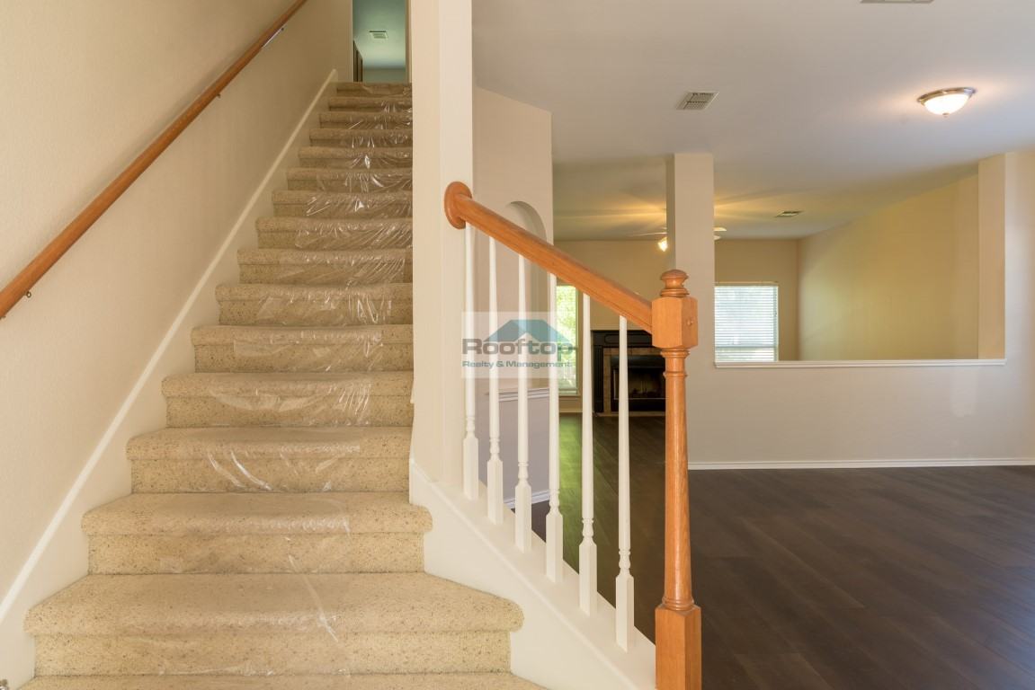 233 Cordero Dr - Photo 2 of 11