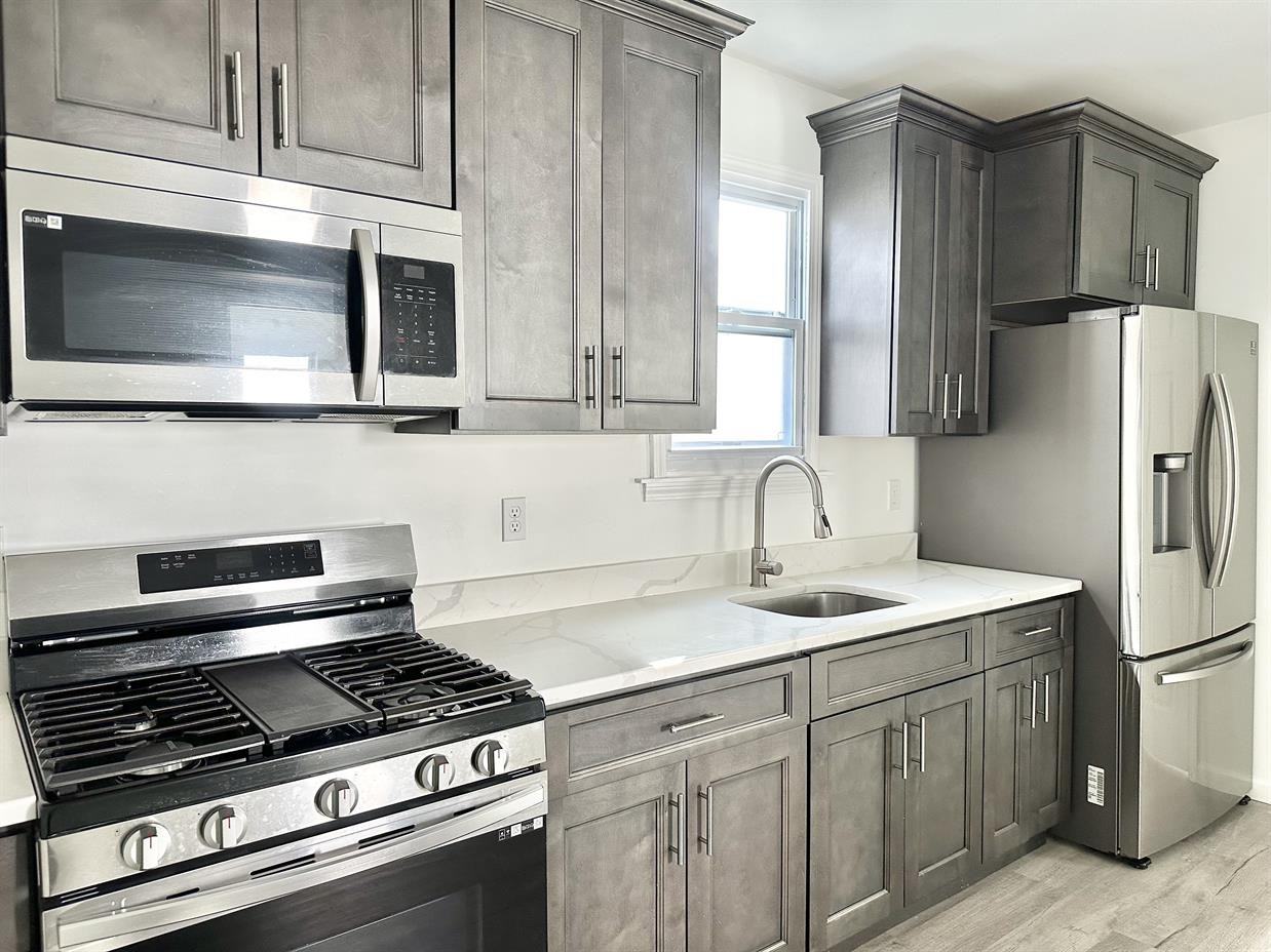 619 Seneca St #A - Photo 2 of 10