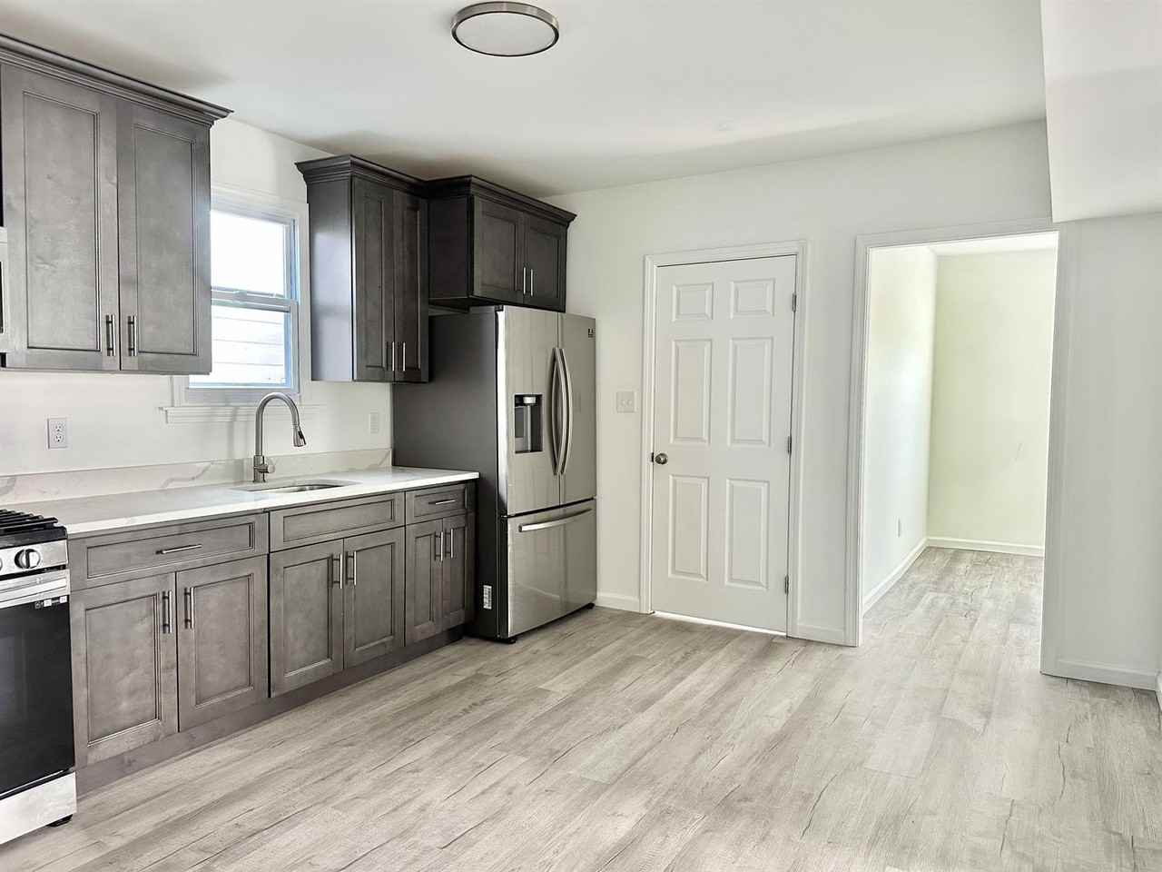 619 Seneca St #A - Photo 3 of 10