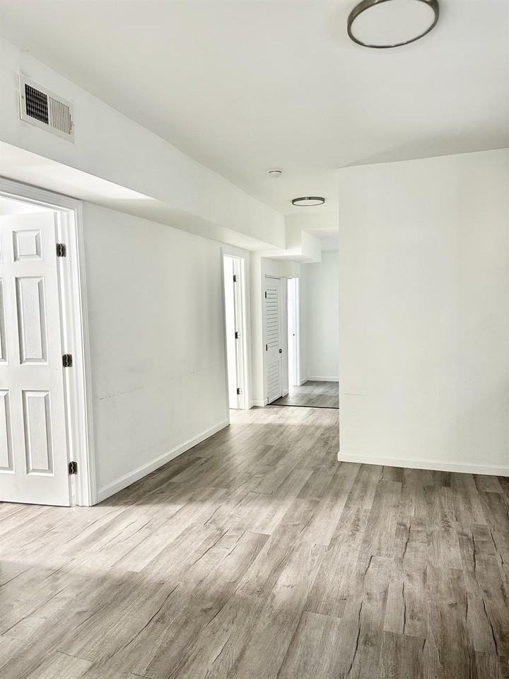 619 Seneca St #A - Photo 4 of 10