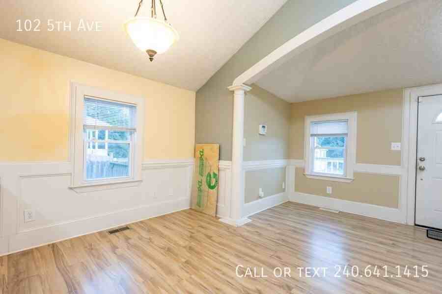 102 5th Ave - Photo 3 of 31