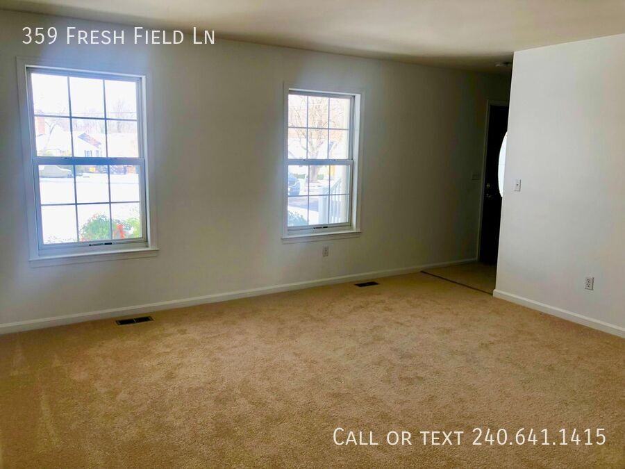 359 Freshfield Ln - Photo 6 of 24