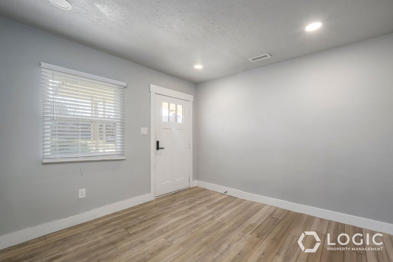 42 W 500 N #40W500N - Photo 2 of 20