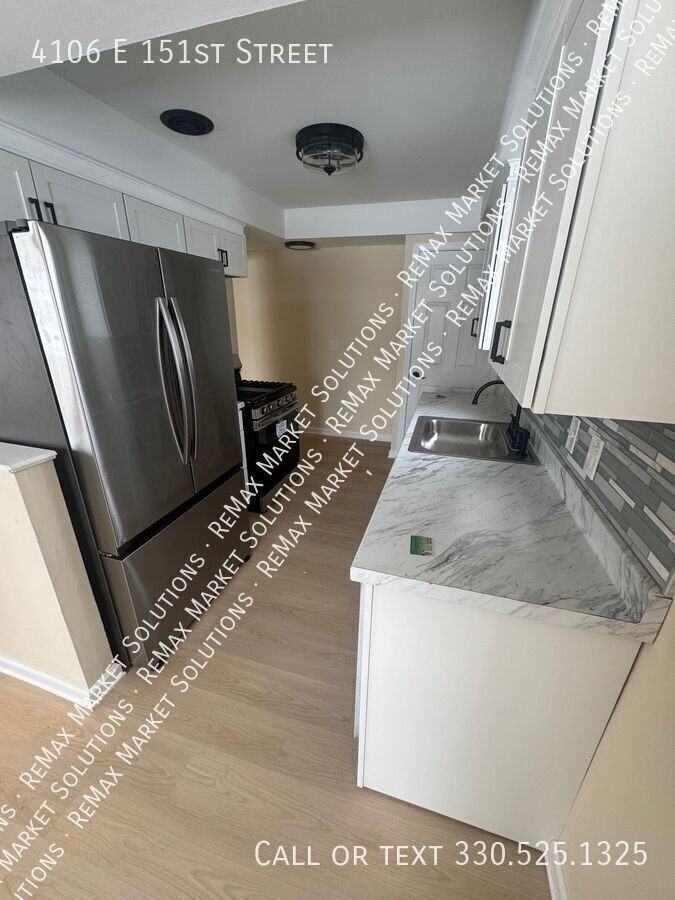 4106 E 151st St - Photo 5 of 12