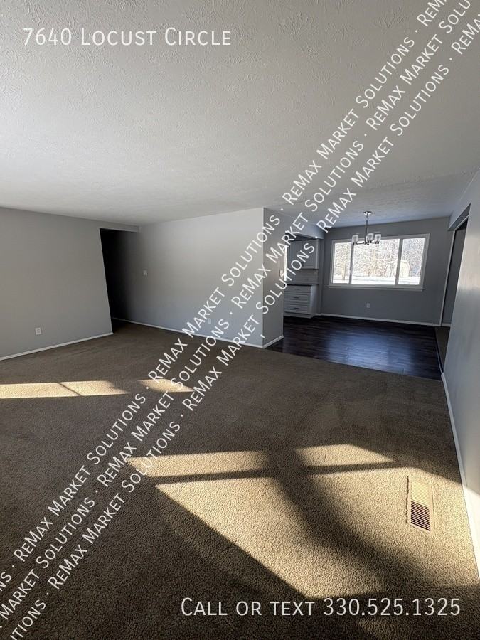 7640 Locust Cir - Photo 4 of 23