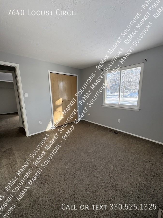 7640 Locust Cir - Photo 6 of 23