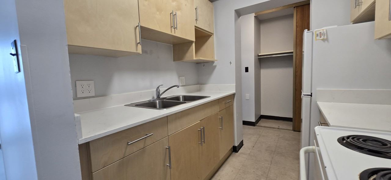 140 Bridge Ave #508 - Photo 6 of 19