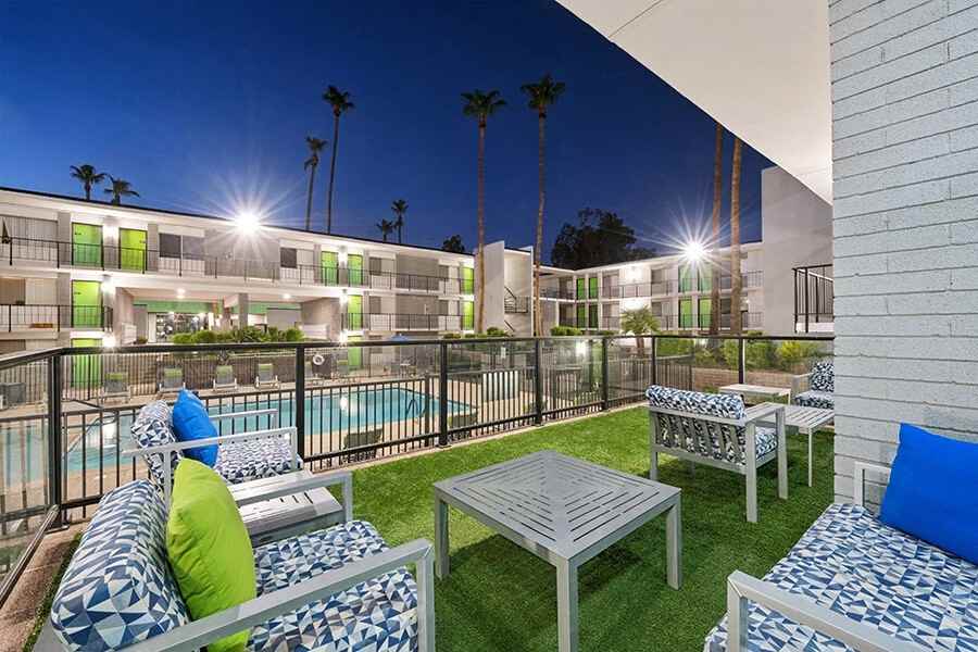 Arcadia on 49th - Photo 3 of 29