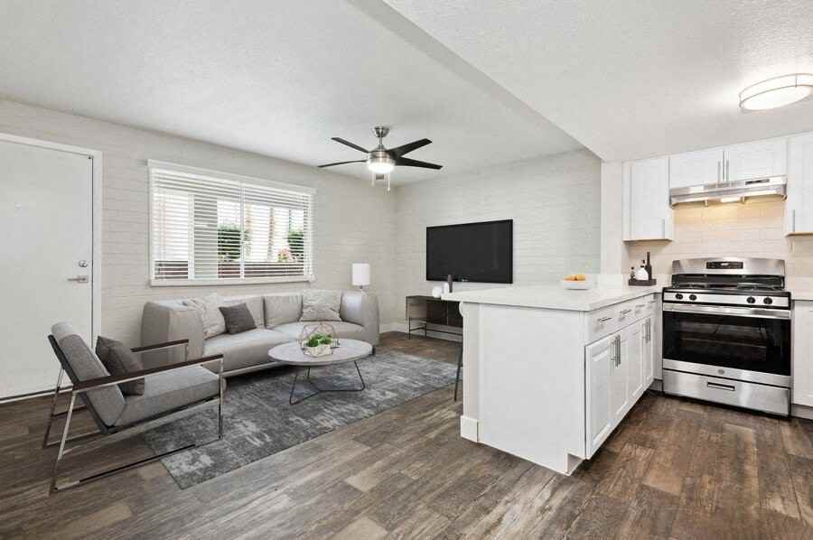 Arcadia on 49th - Photo 5 of 29