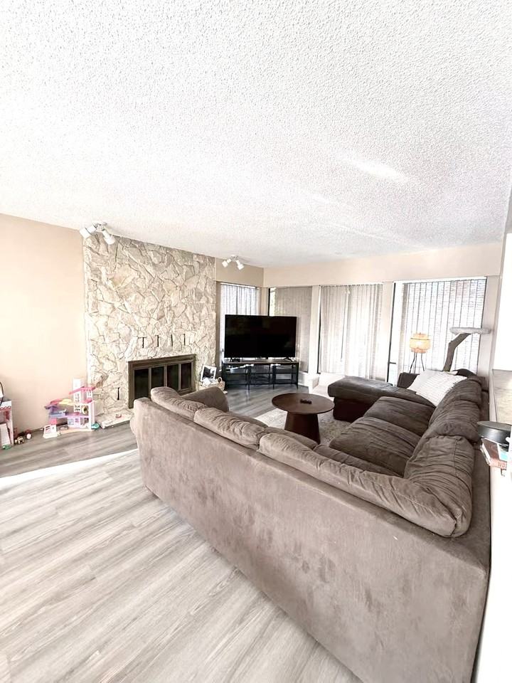 14450 16A Avenue - Photo 4 of 13