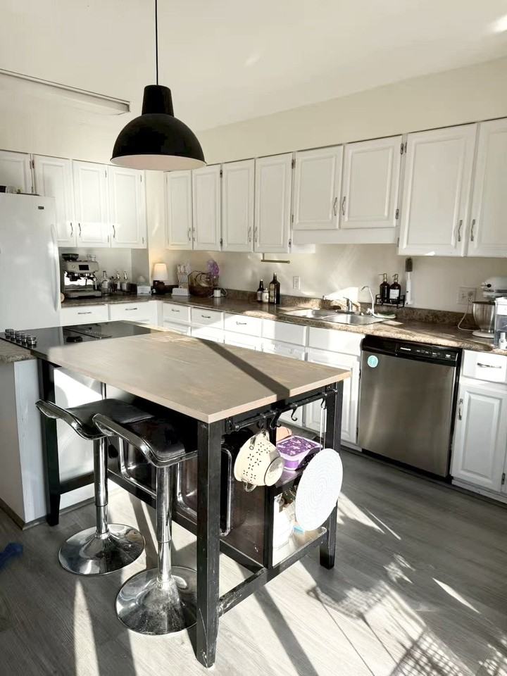 14450 16A Avenue - Photo 6 of 13