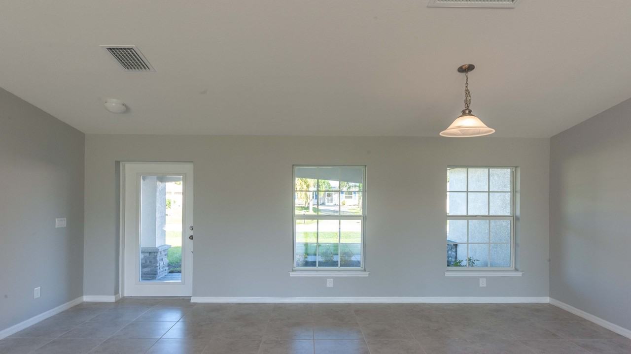 916 Sw 24th St #NA - Photo 7 of 21