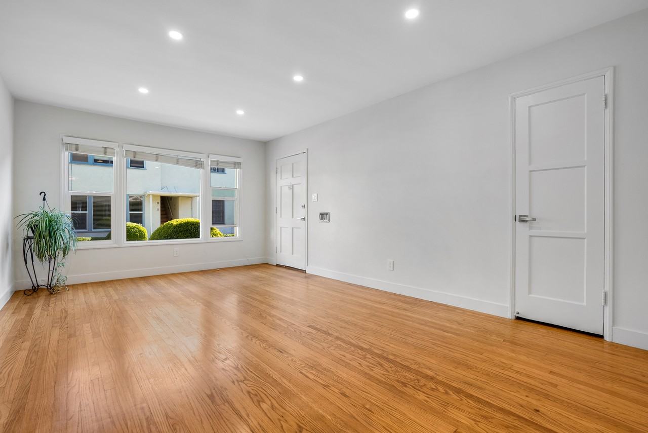 624 Lincoln Blvd #A - Photo 5 of 19