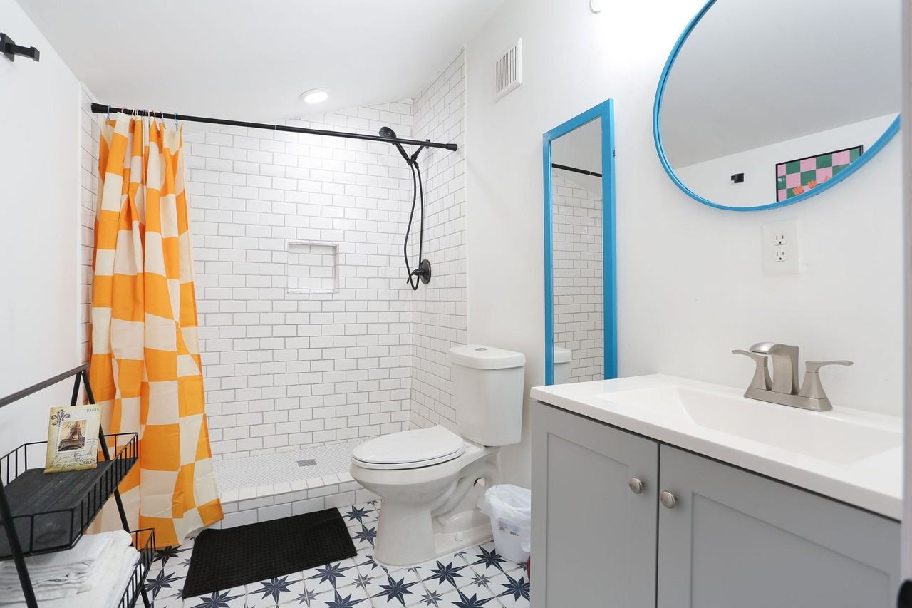 319 E Courtland Pl #323 - Photo 4 of 18