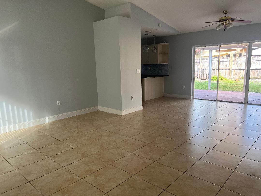 17185 Sw 145th Ave #NA - Photo 2 of 12