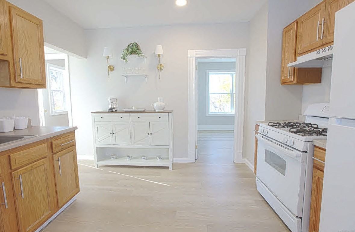 31 Florence St #3 - Photo 2 of 10