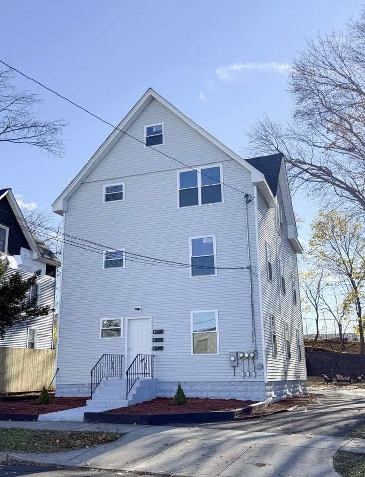 31 Florence St #1 - Photo 2 of 11