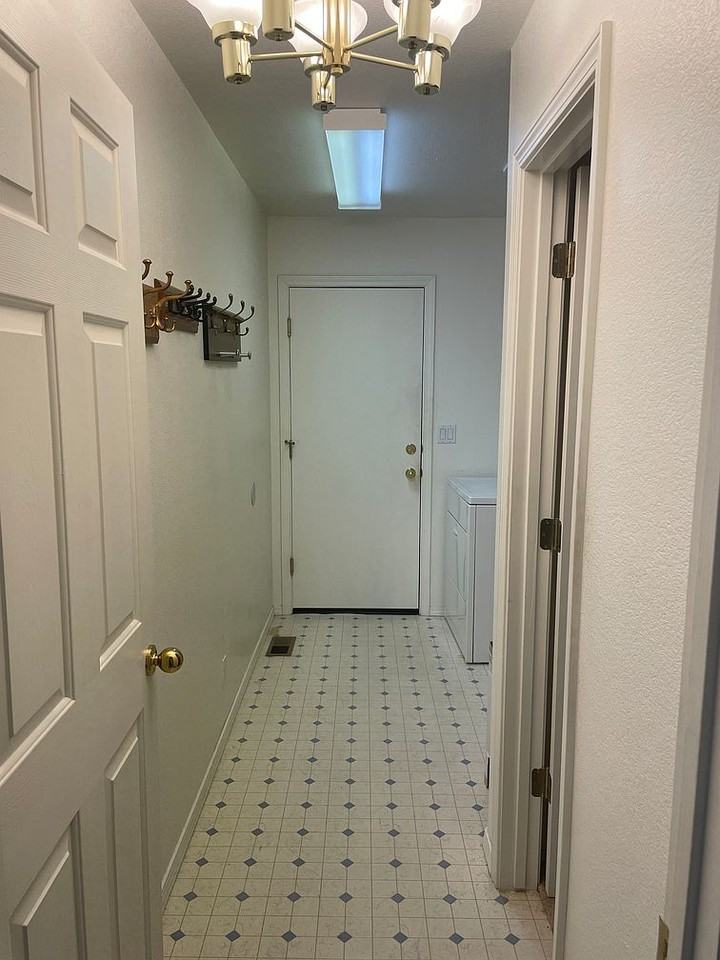 288 Mia Ct #NA - Photo 7 of 12