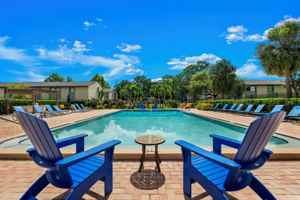 featured image of 305 Glades Cir