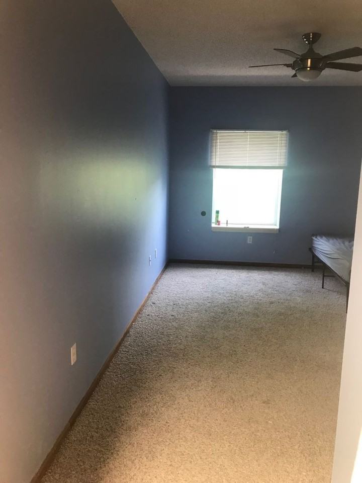 911 Massachusetts - Photo 7 of 12