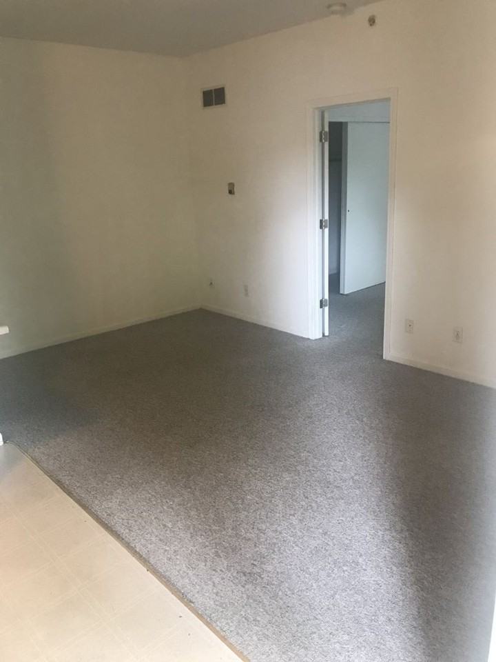 INDIANA - Photo 7 of 22