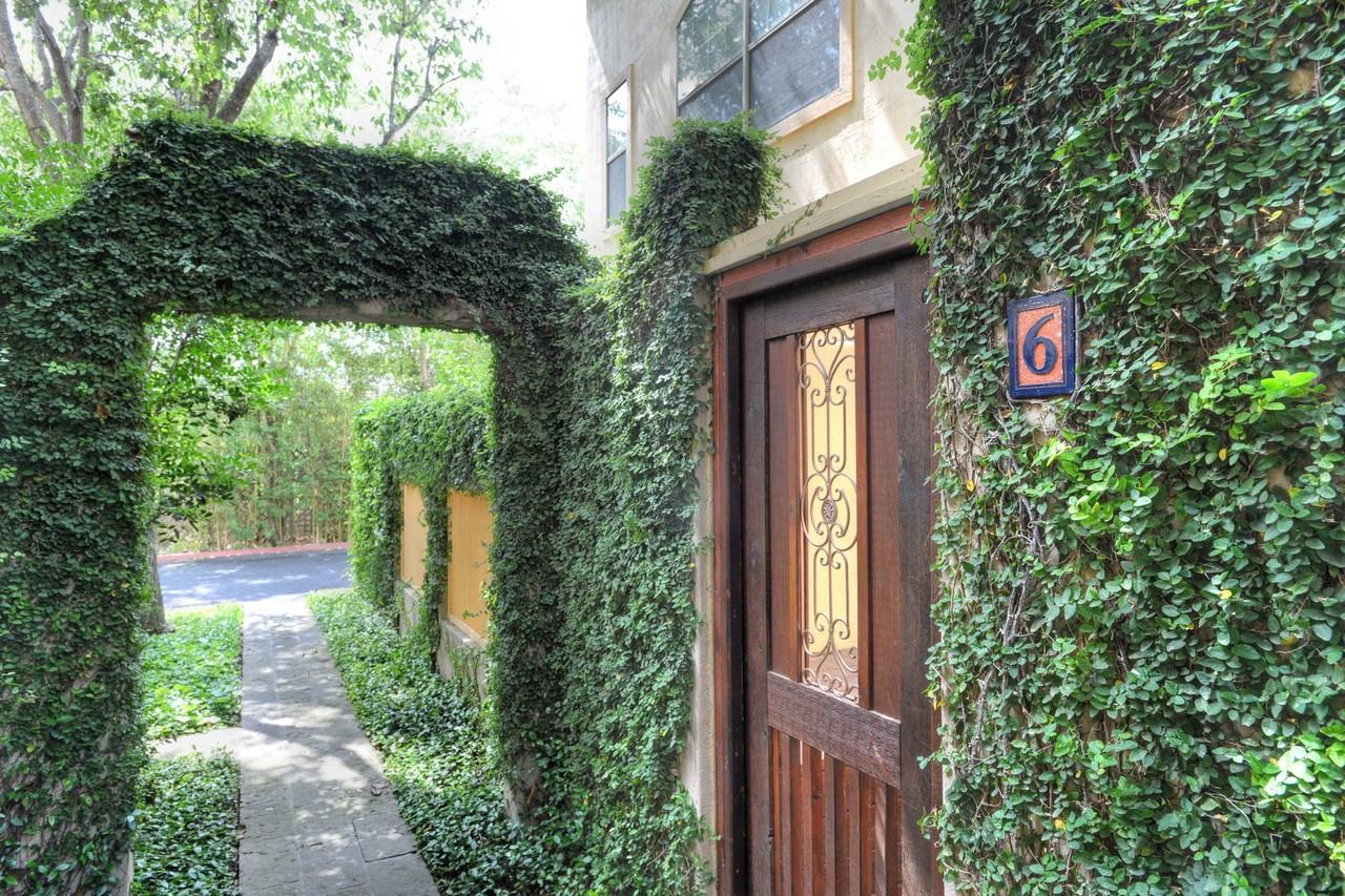 207 Grandview Pl #2 - Photo 2 of 25