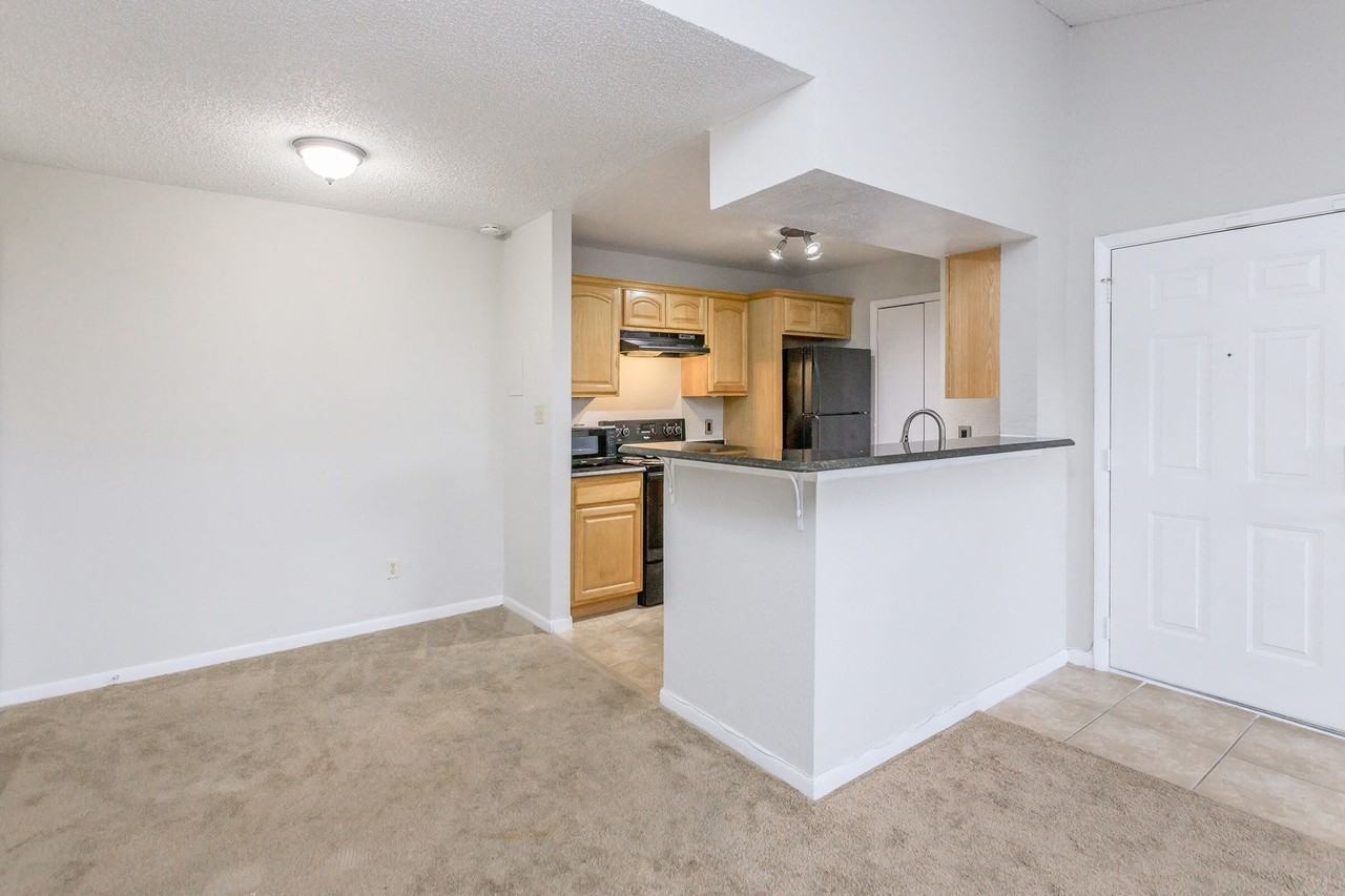 Regency Gardens Apartments - Photo 7 of 27