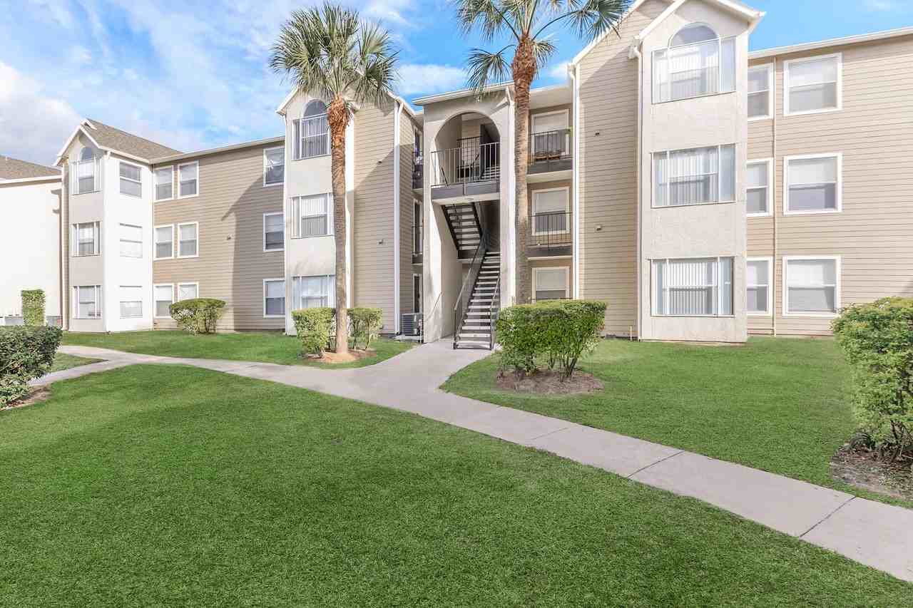 Walden Palms Apartments - Photo 6 of 31