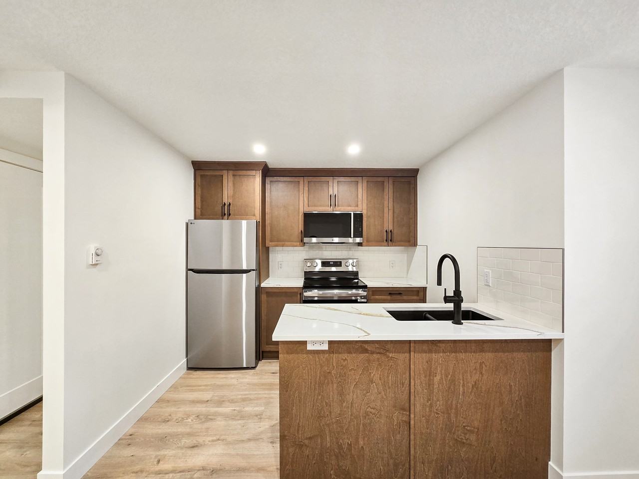 2600 28 Avenue Southwest (8 Plex), Calgary - Photo 5 of 14