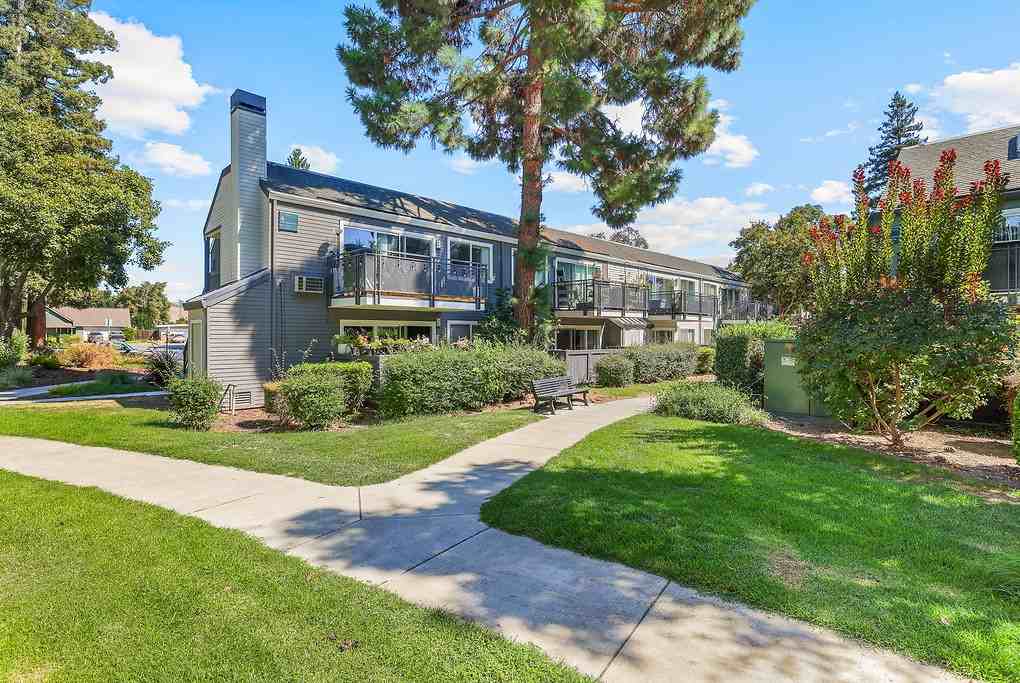 Boulevard - Photo 5 of 34