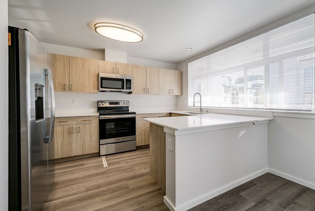 Courtyard Off Main - Photo 5 of 51