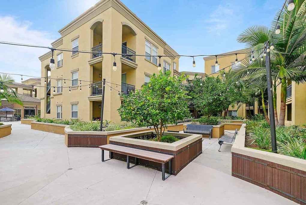 Pinnacle at Fullerton - Photo 7 of 50