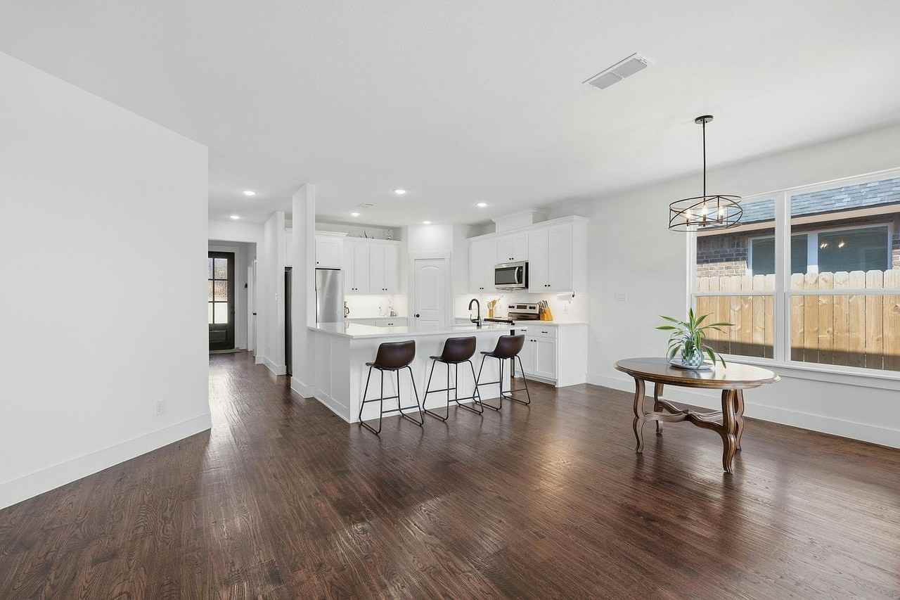 1656 Whiterock Dr - Photo 5 of 17