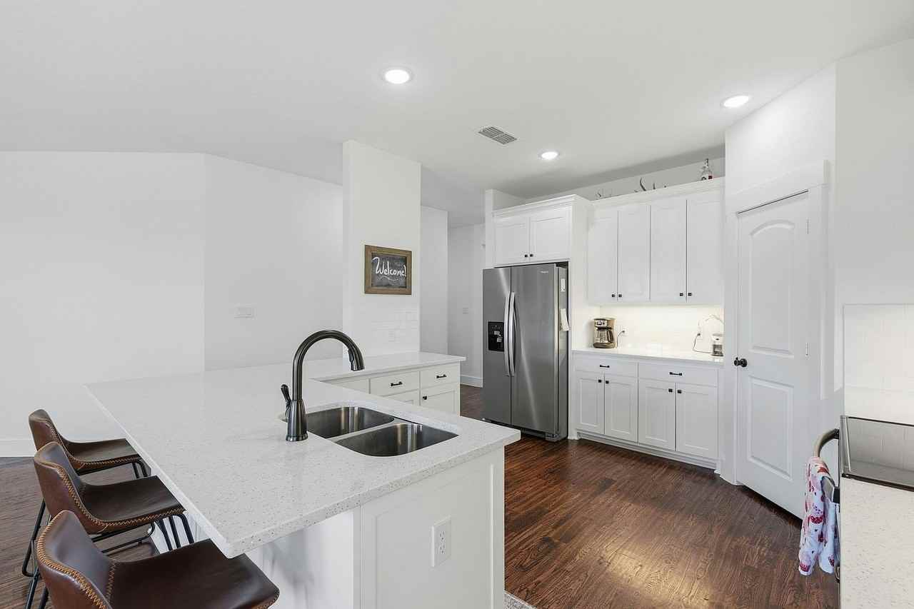 1656 Whiterock Dr - Photo 6 of 17