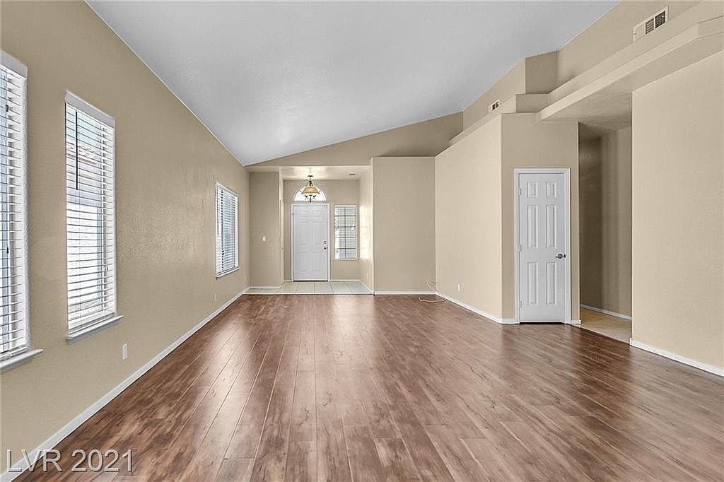 237 Highgate Street - Photo 3 of 34