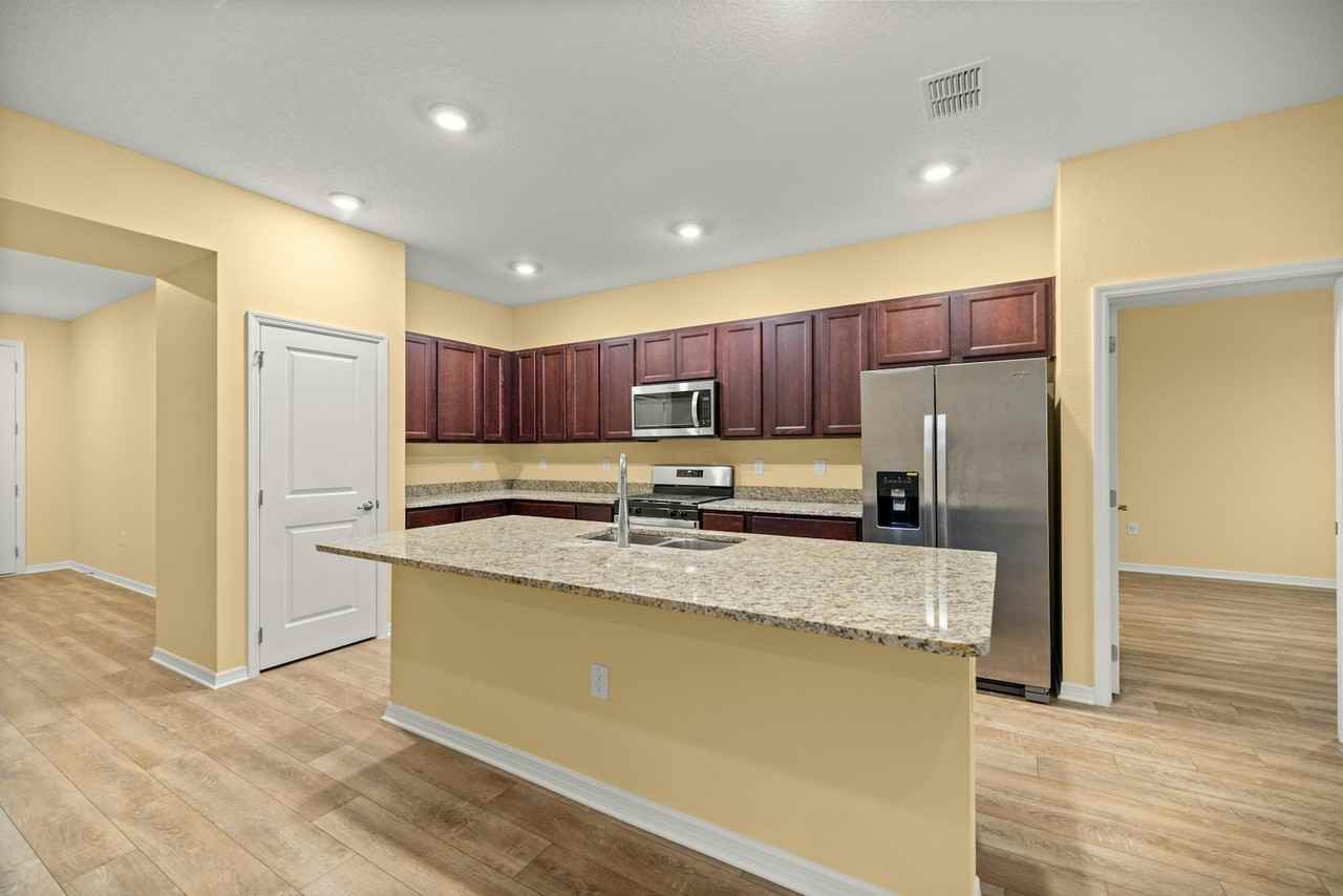 6137 Southwest 70th Avenue - Photo 3 of 26