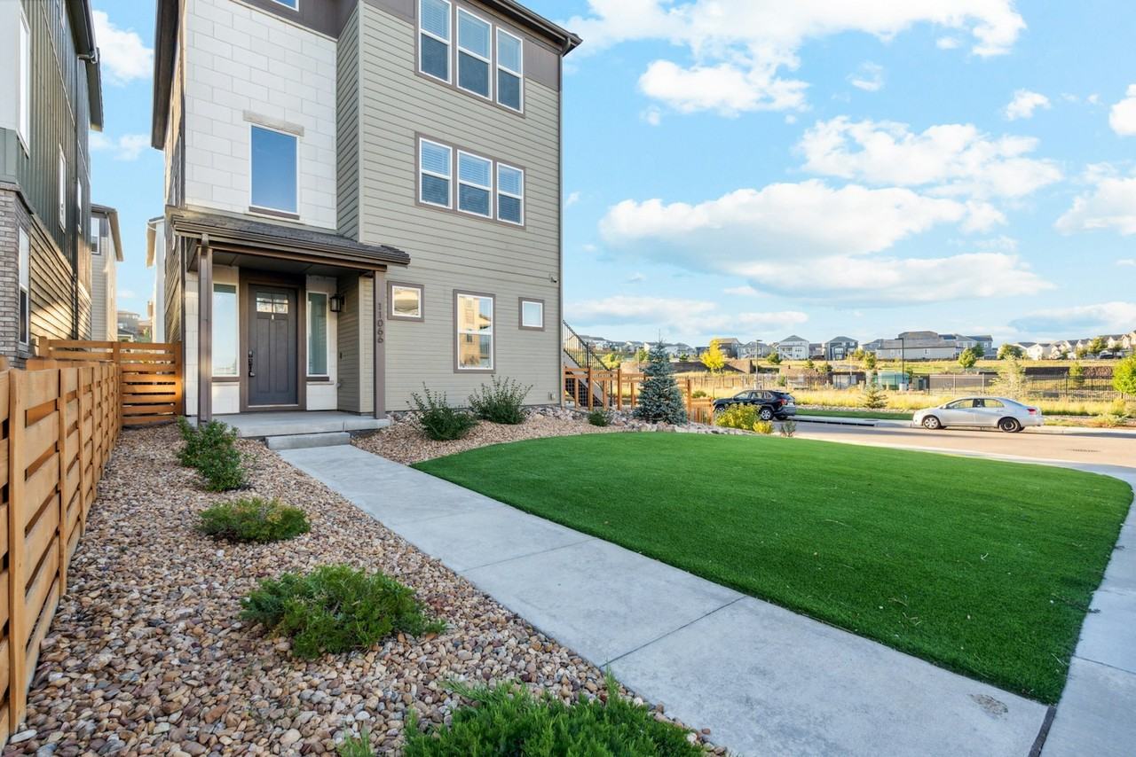 11066 Shining Star Circle - Photo 3 of 36