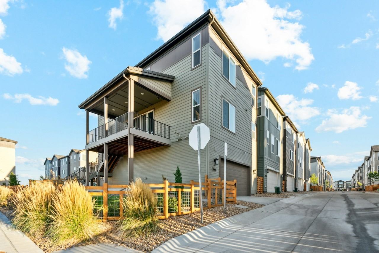 11066 Shining Star Circle - Photo 5 of 36