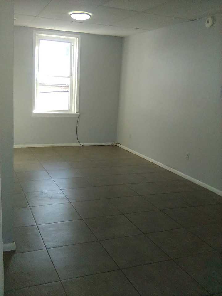 594 Roosevelt Avenue, Unit 2b - Photo 4 of 12