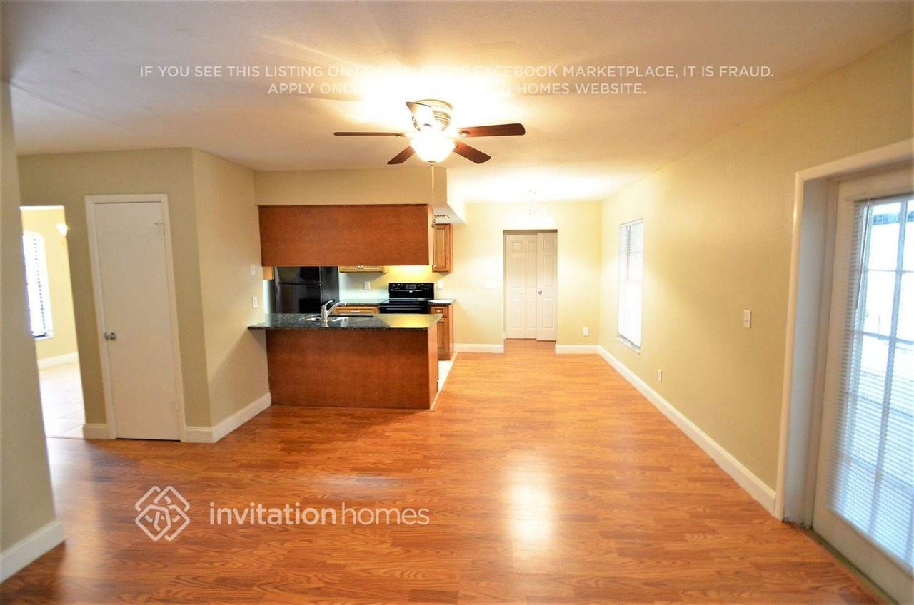 1004 Highgrove Ct - Photo 3 of 17