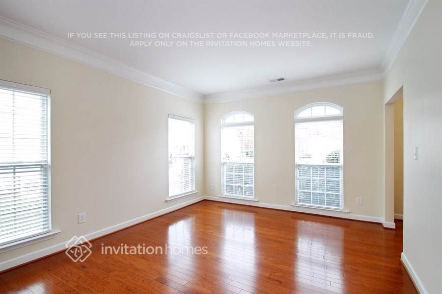 4815 St Simons Ter - Photo 4 of 16