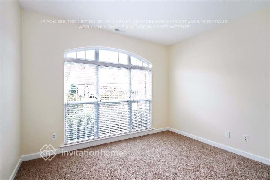 4815 St Simons Ter - Photo 7 of 16