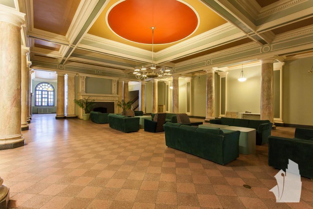 540 W Briar Pl #8H - Photo 2 of 9