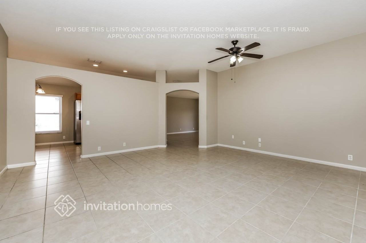 3042 Bellflower Way - Photo 3 of 17