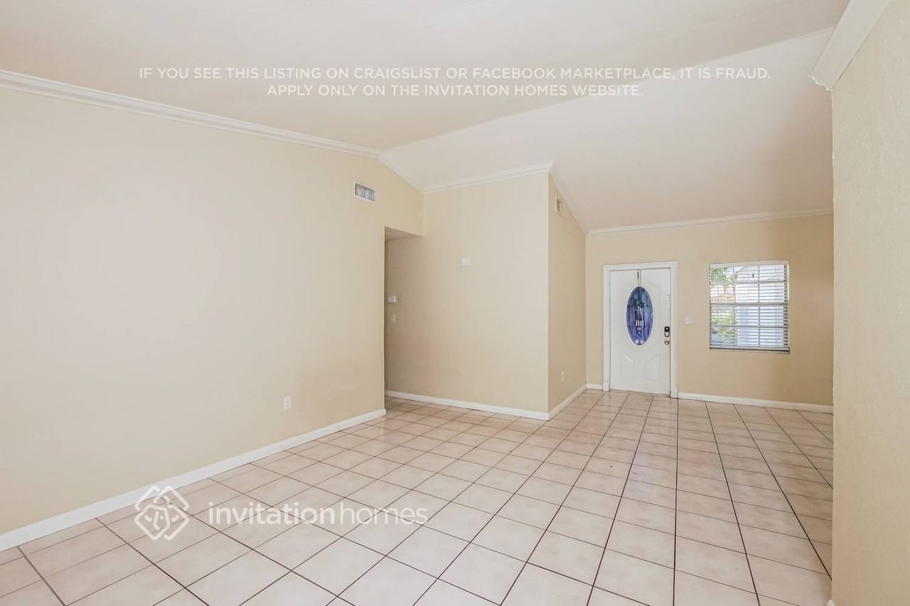 20030 Nw 58th Ave - Photo 3 of 17